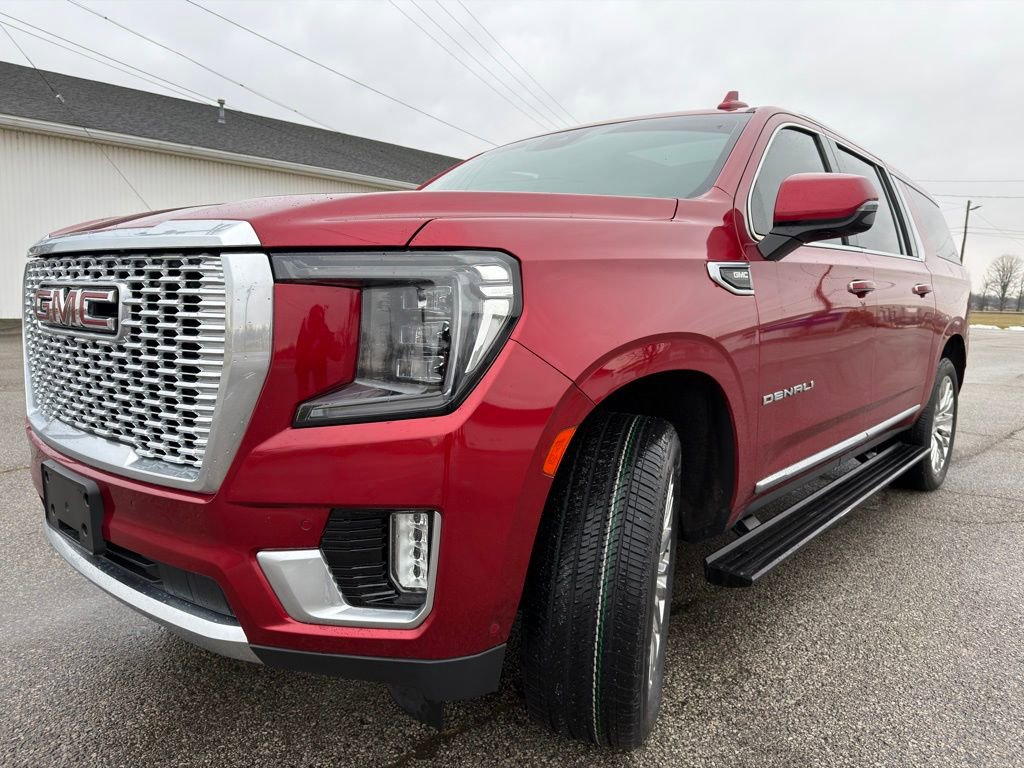 Used 2023 GMC Yukon XL Denali w/ Denali Reserve Package image 26