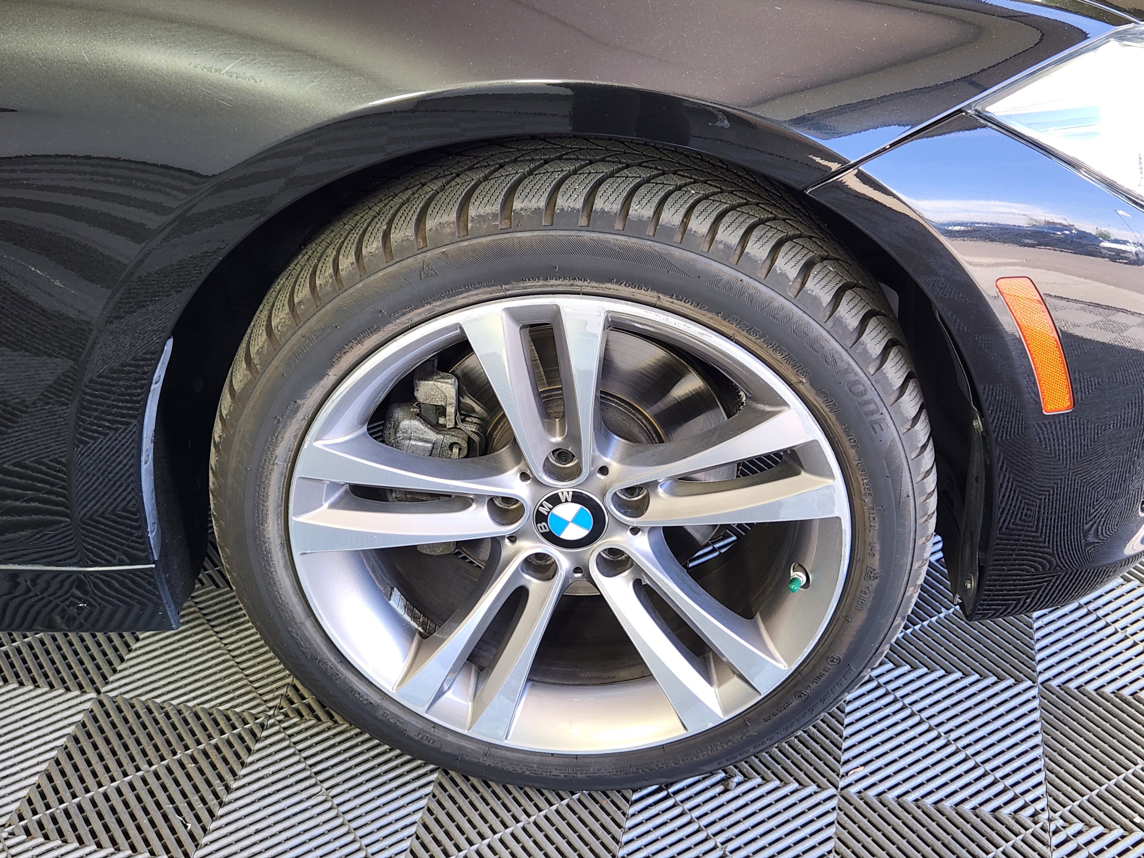 Used 2018 BMW 330i xDrive Sedan AWD/4WD image 9