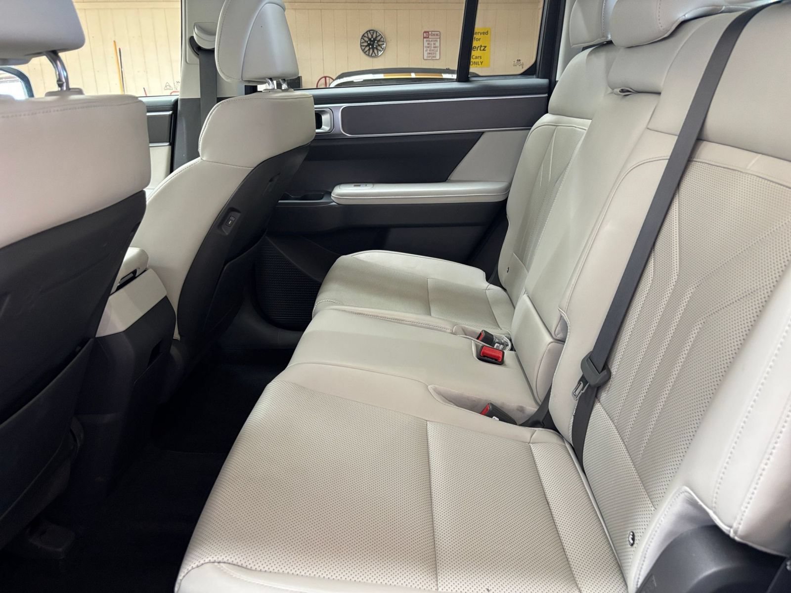 Used 2025 Hyundai Santa Fe SEL FWD image 23