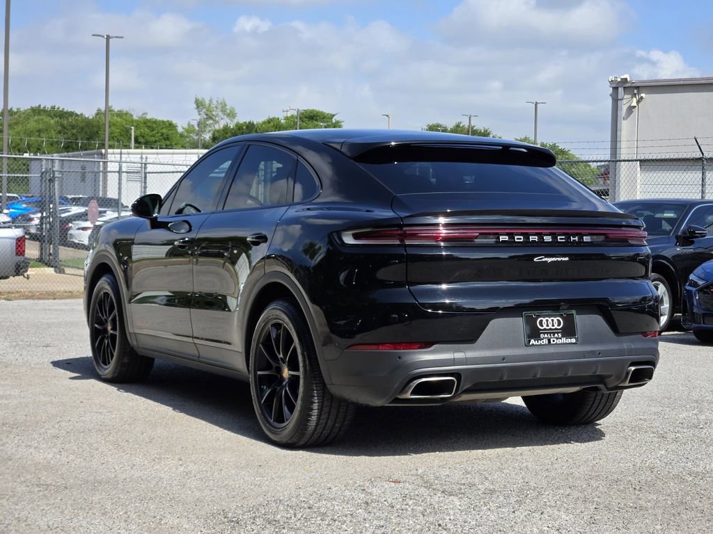 Used 2024 Porsche Cayenne Coupe image 11