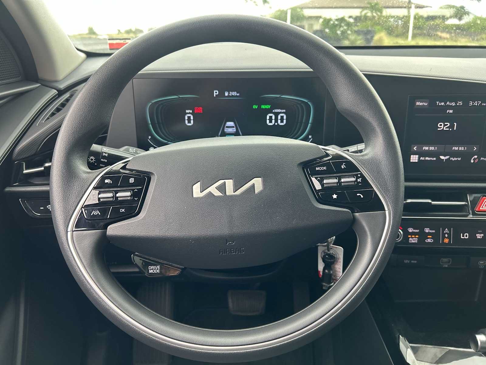 Used 2024 Kia Niro LX FWD image 11