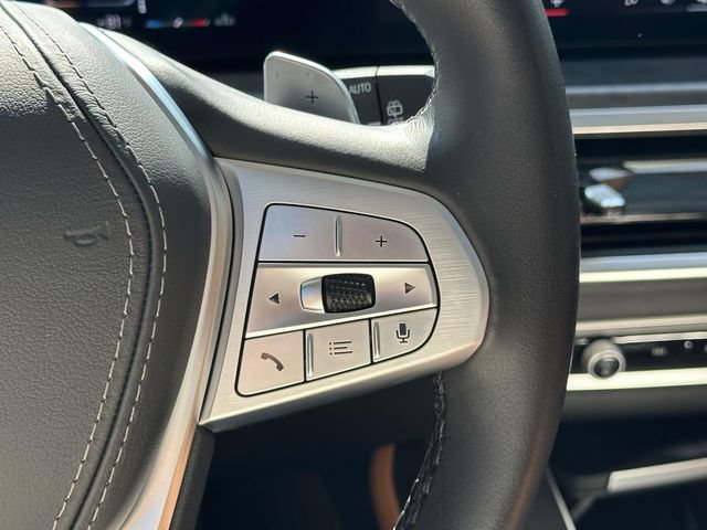 Used 2025 BMW X7 xDrive40i w/ Premium Package AWD/4WD image 32