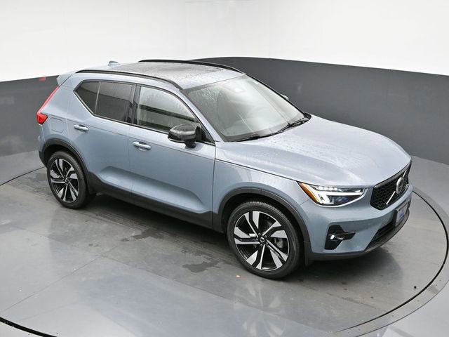 Used 2023 Volvo XC40 B5 Plus w/ Protection Package Premier image 42