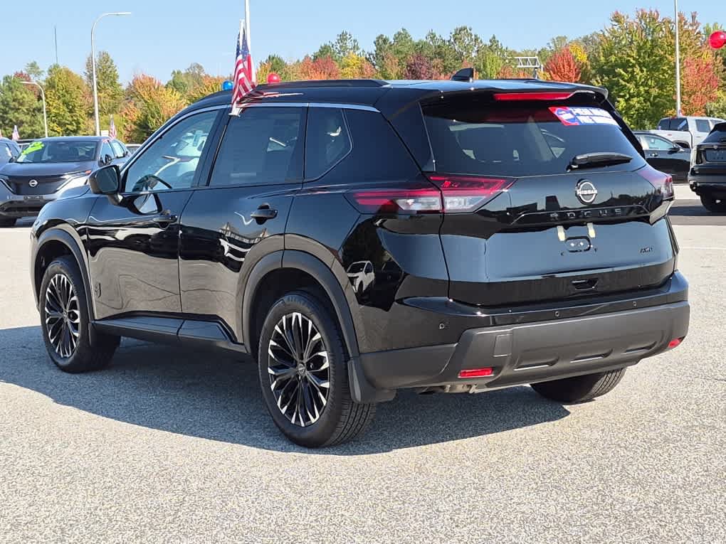 Used 2026 Nissan Rogue Dark Armor AWD/4WD image 4