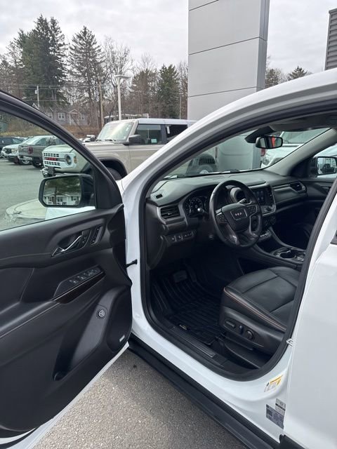 Used 2023 GMC Acadia AT4 w/ Technology Package image 15