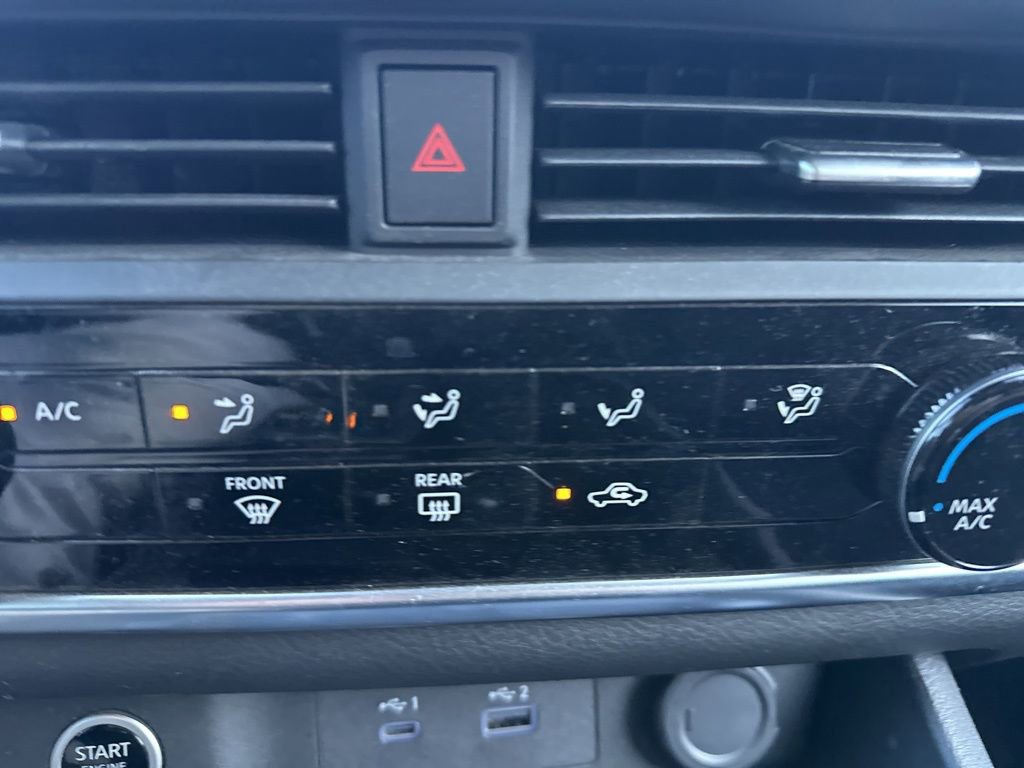 Used 2023 Nissan Rogue S image 15