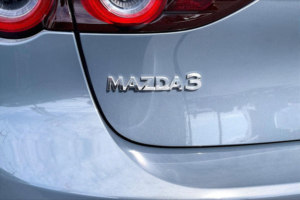 Used 2021 MAZDA MAZDA3 s FWD image 8