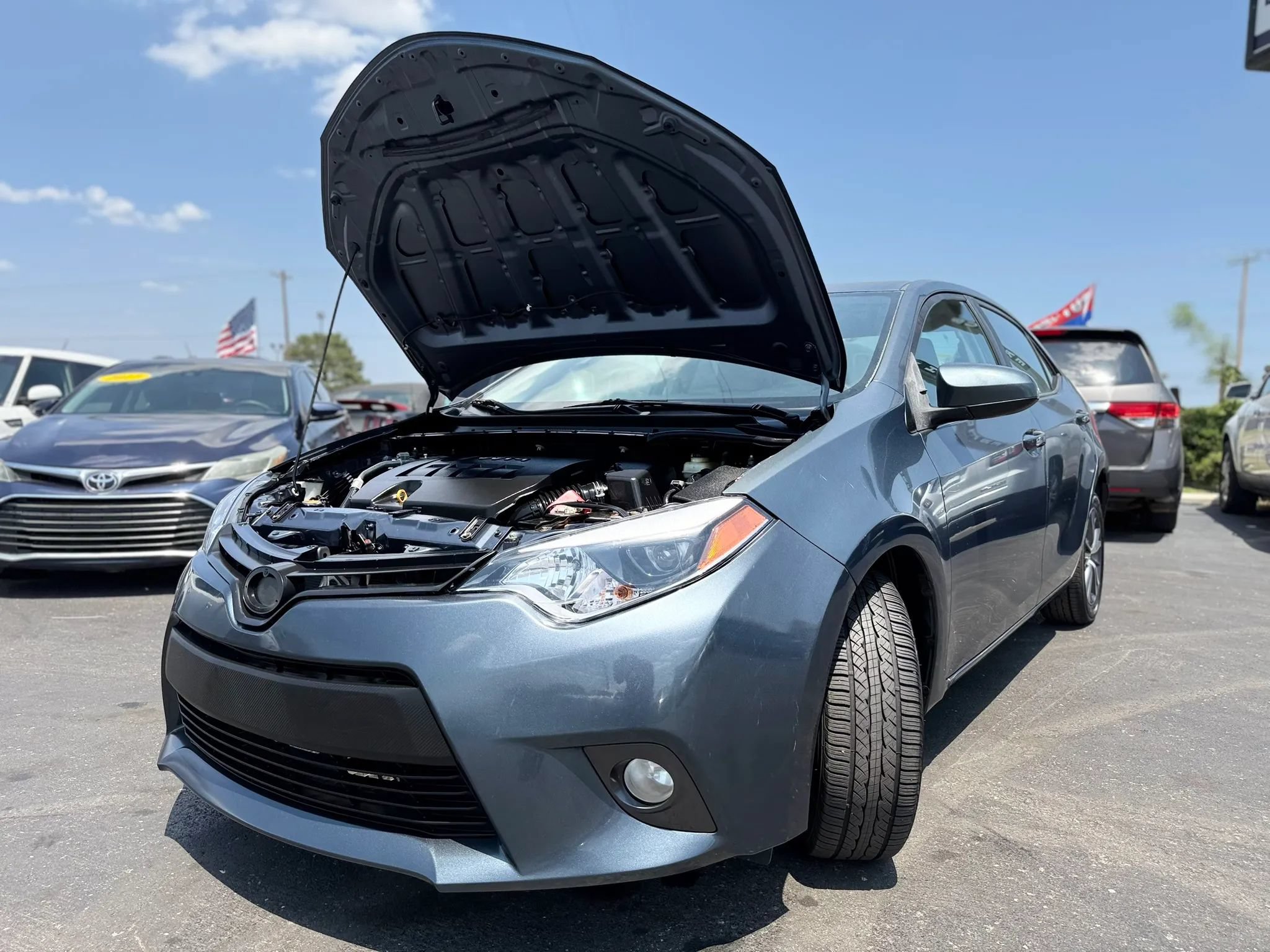 Used 2016 Toyota Corolla LE FWD image 8