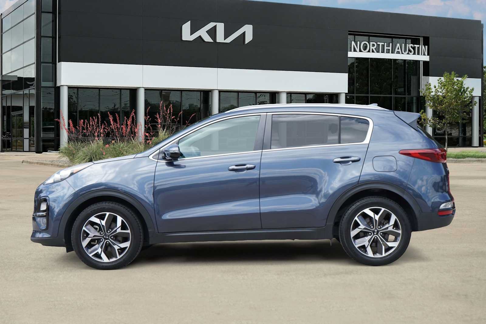 Used 2020 Kia Sportage EX FWD image 3