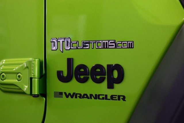 Used 2025 Jeep Wrangler Sport image 14