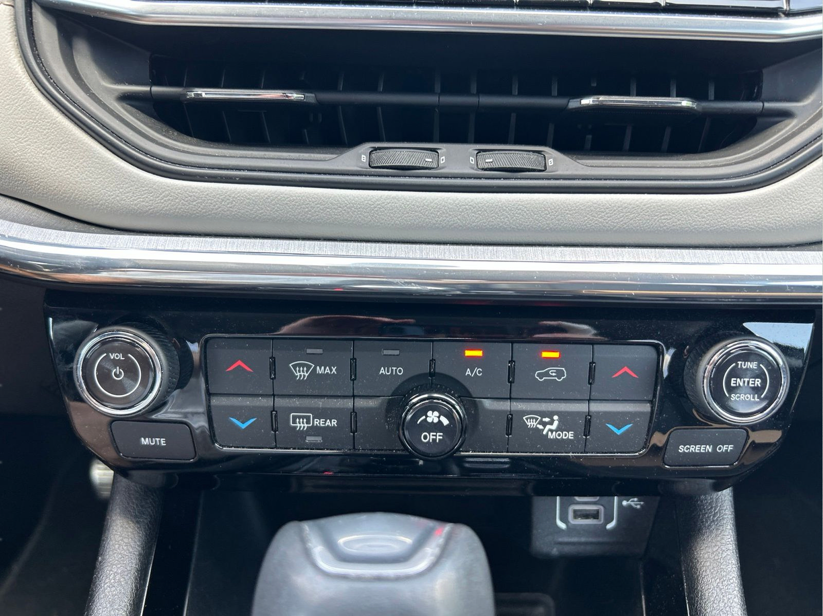 Certified 2022 Jeep Compass Limited w/ Elite Group AWD/4WD image 31