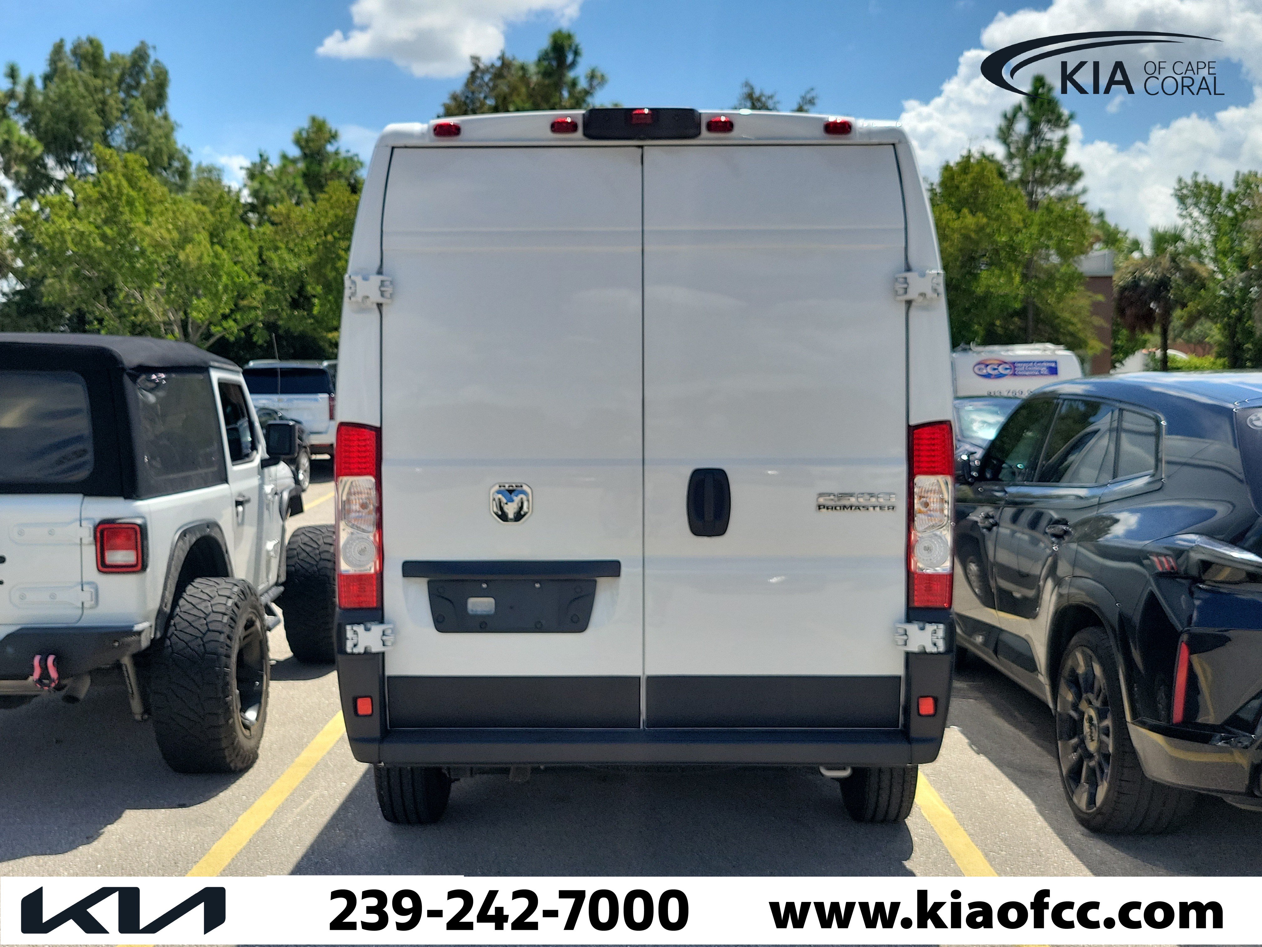 Used 2025 RAM ProMaster 2500 w/ Convenience Group FWD image 5