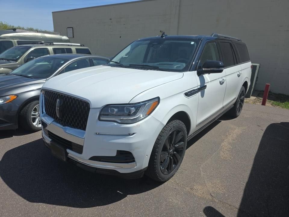 Used 2023 Lincoln Navigator L Black Label AWD/4WD image 1