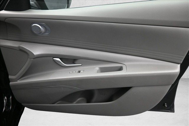 Used 2024 Hyundai Elantra SEL FWD image 29