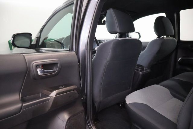 Used 2022 Toyota Tacoma TRD Off-Road image 30