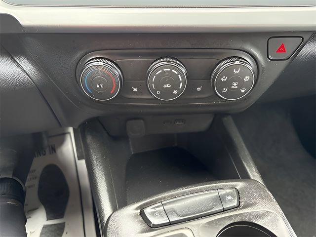 Used 2025 Chevrolet Trax LS w/ LS Convenience Package image 9