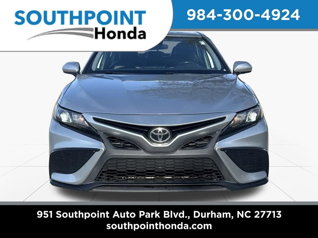 Used 2021 Toyota Camry SE image 2