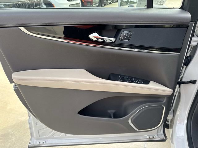 Used 2023 Lincoln Nautilus AWD image 21