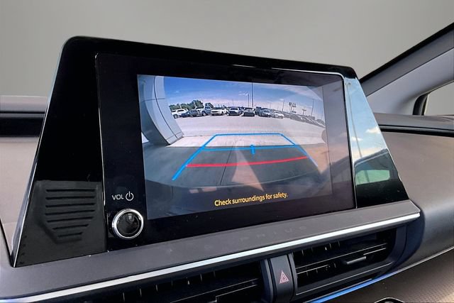 Used 2023 Toyota Prius XLE FWD image 13
