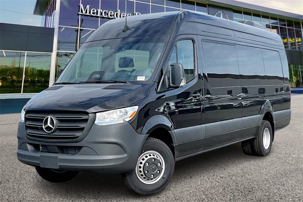 New 2025 Mercedes-Benz Sprinter 4500 image 2