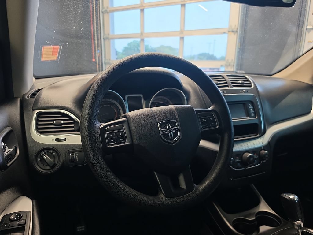 Used 2020 Dodge Journey SE w/ Blacktop Package FWD image 18