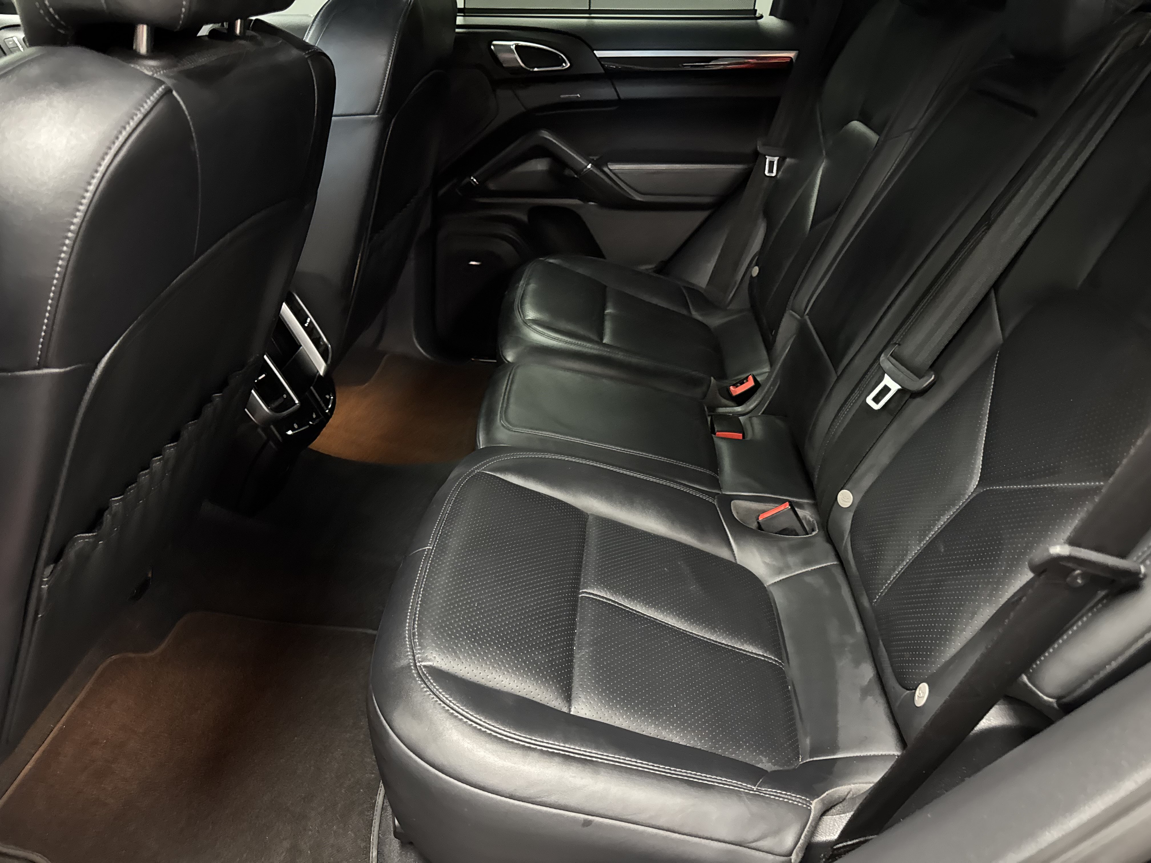 Used 2014 Porsche Cayenne S AWD/4WD image 17