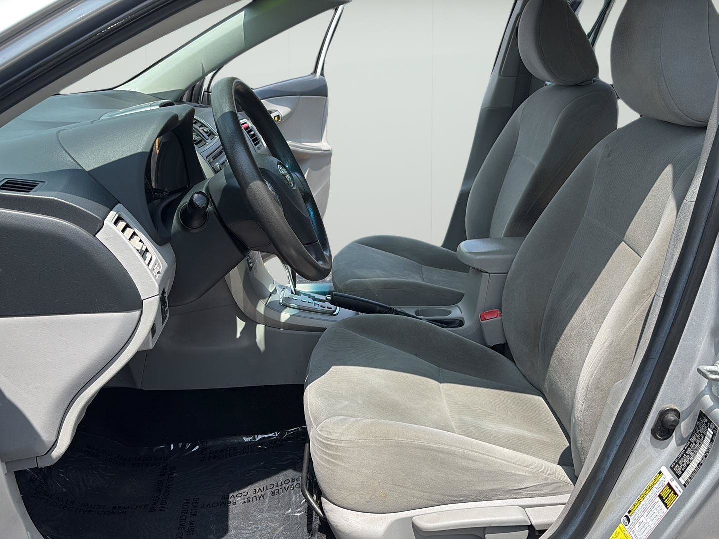 Used 2012 Toyota Corolla LE FWD image 19
