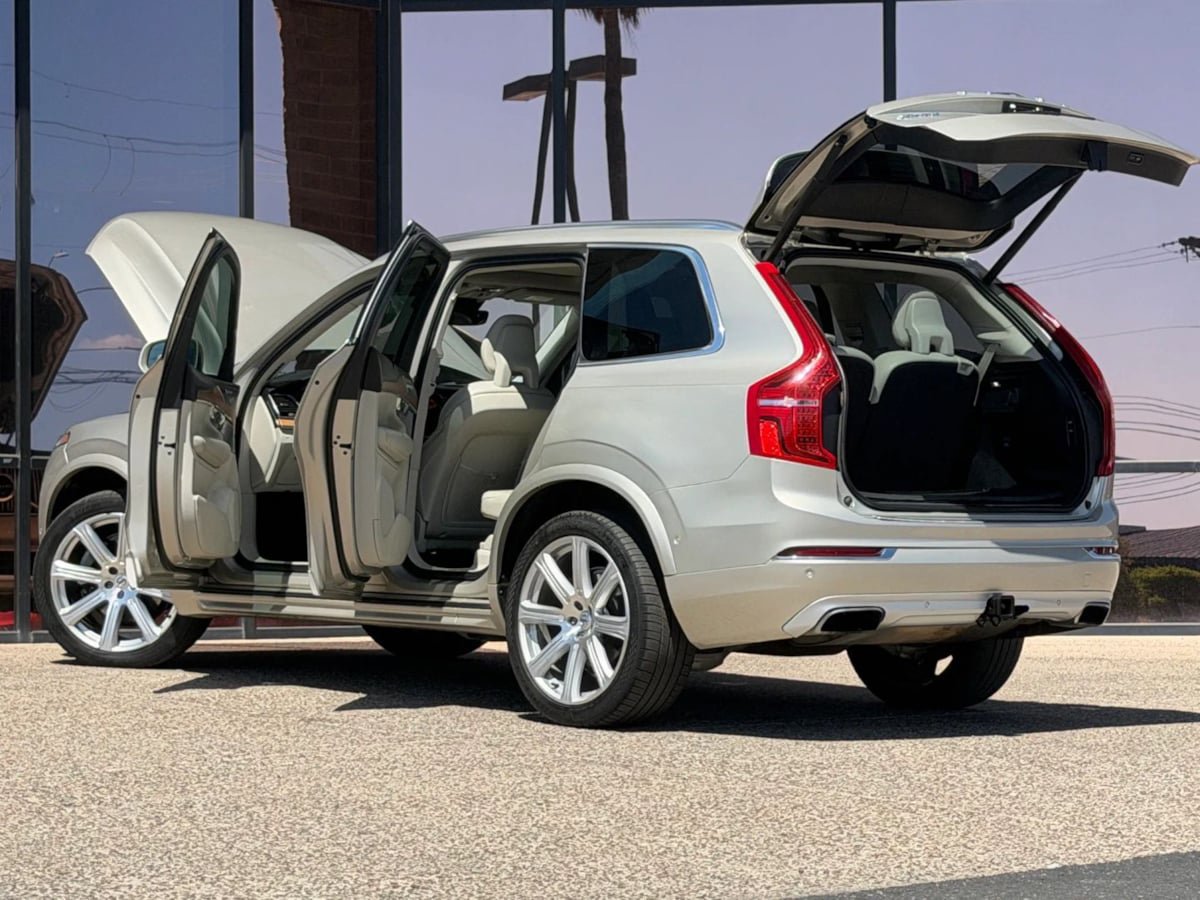 Used 2017 Volvo XC90 T6 Inscription w/ Vision Package AWD/4WD image 16