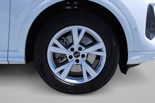 Certified 2025 Audi Q5 Premium w/ Convenience Package AWD/4WD image 9