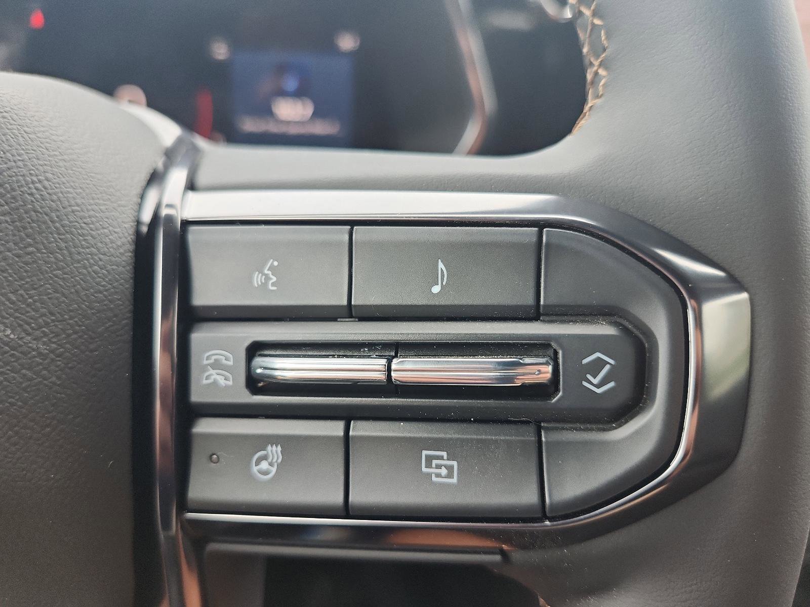 New 2025 GMC Canyon AT4 w/ Nightfall Edition image 18