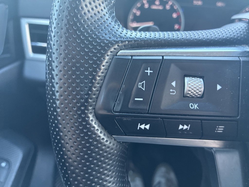 Used 2024 Mitsubishi Outlander SE image 21