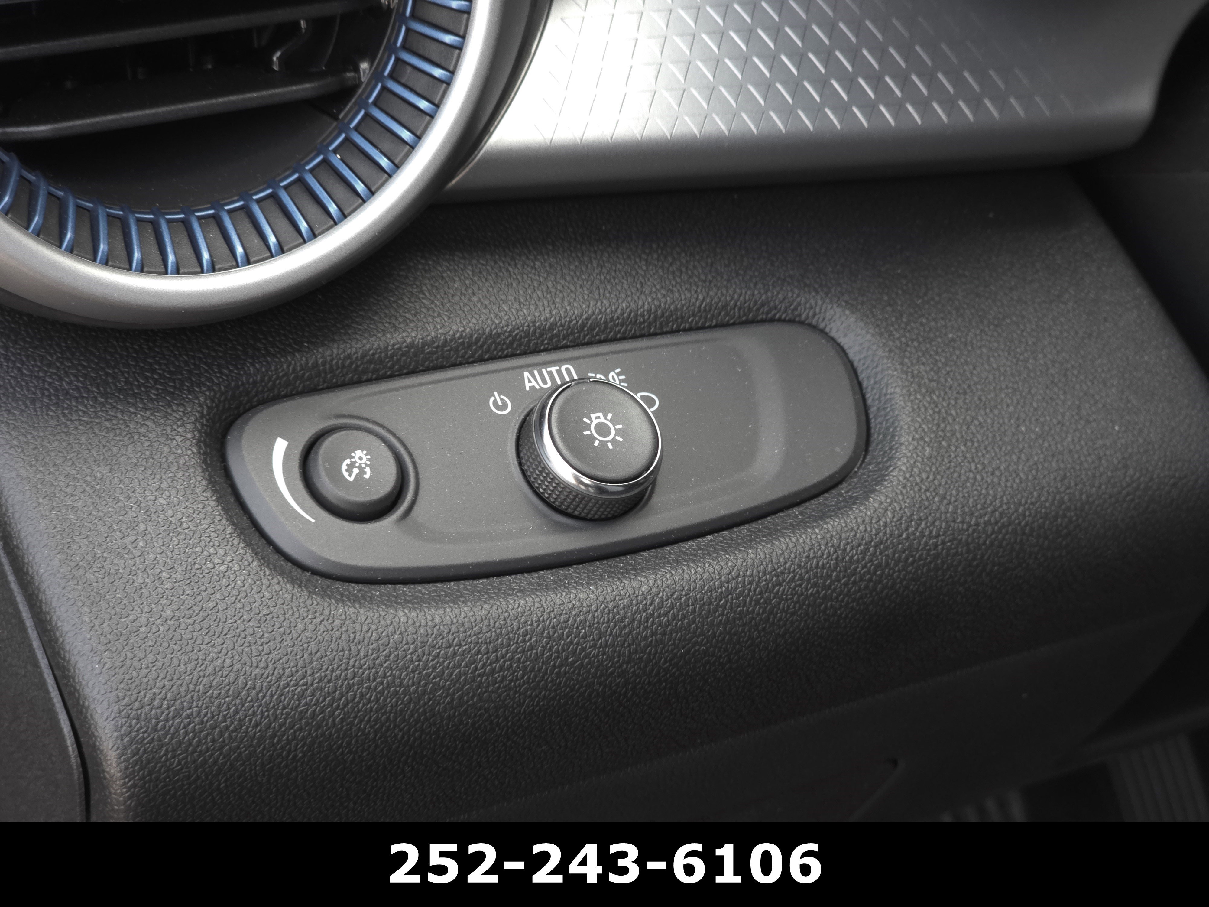 Used 2026 Chevrolet Trax LS FWD image 21