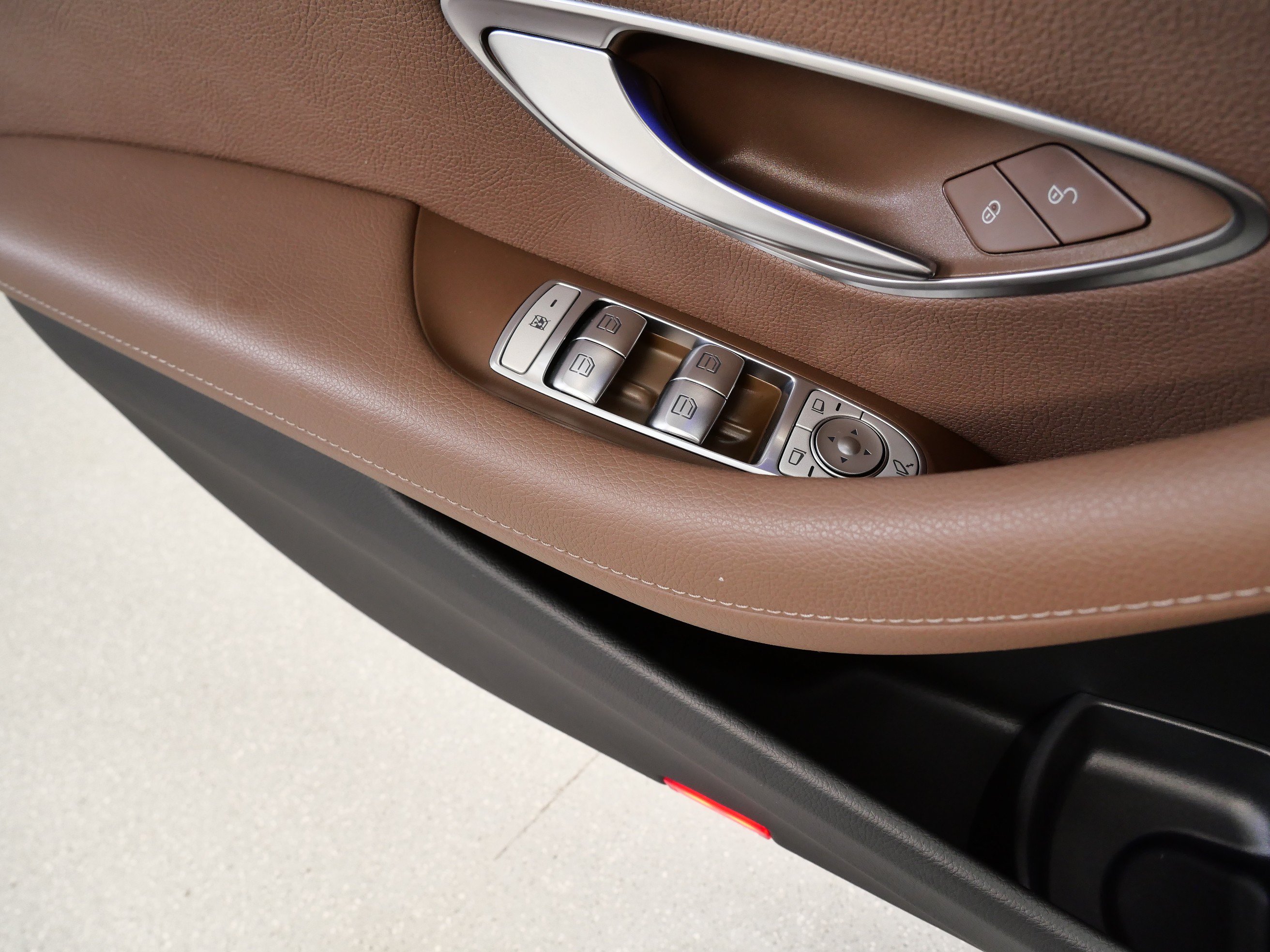 Used 2020 Mercedes-Benz E 350 4MATIC Sedan image 33