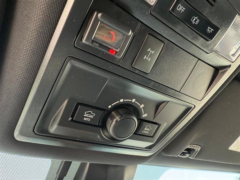 Used 2020 Toyota Tacoma TRD Off-Road AWD/4WD image 22