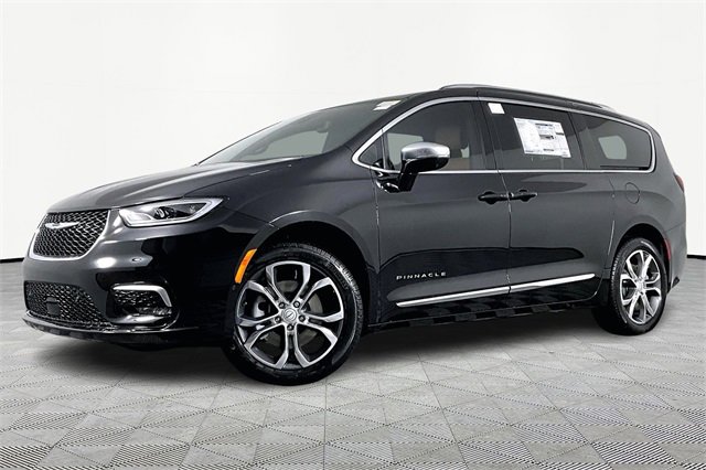 New 2026 Chrysler Pacifica Pinnacle w/ Trailer Tow Group