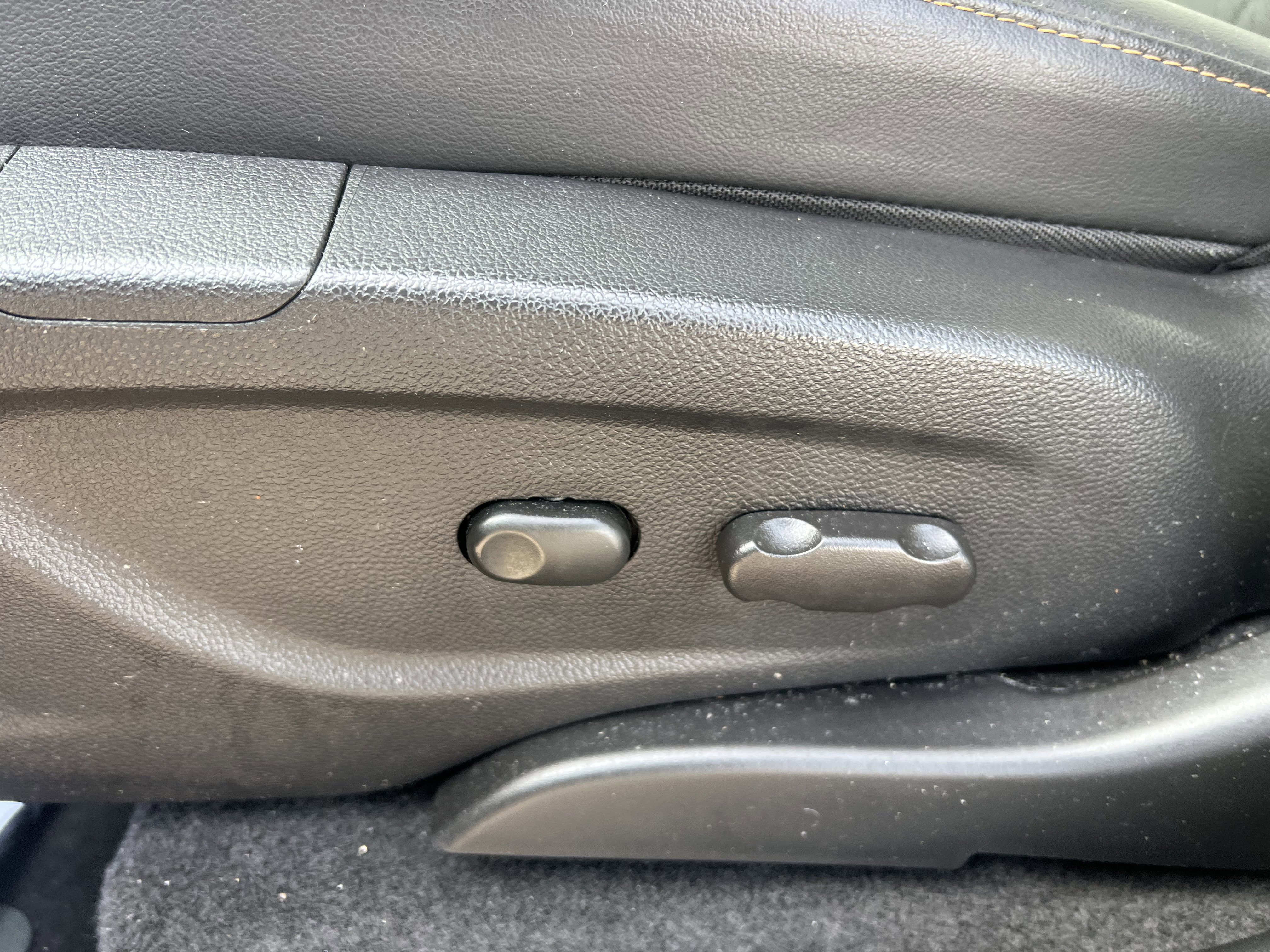 Certified 2022 Chevrolet Trax LT w/ LT Convenience Package image 17