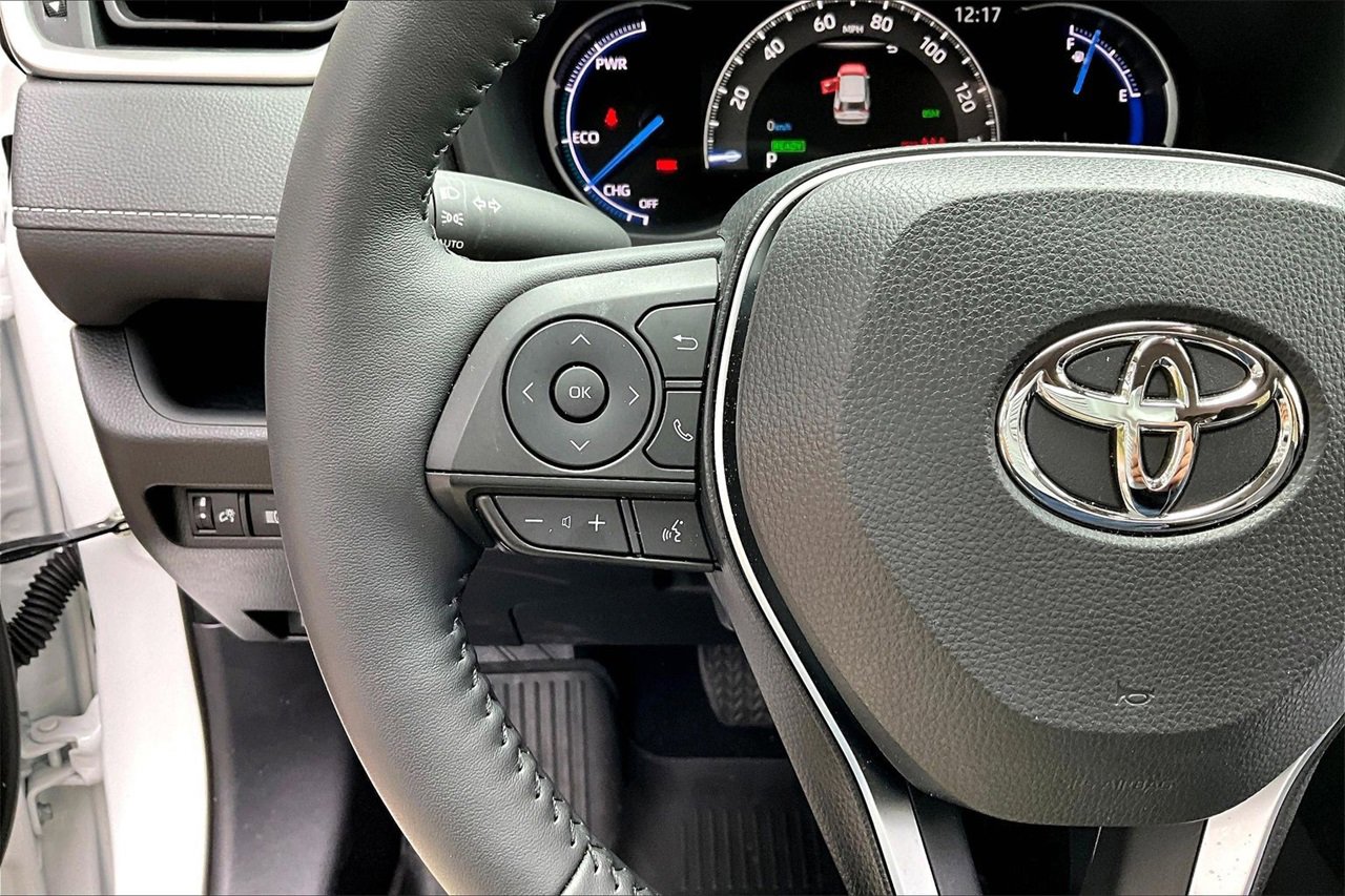 Used 2025 Toyota RAV4 XLE image 10