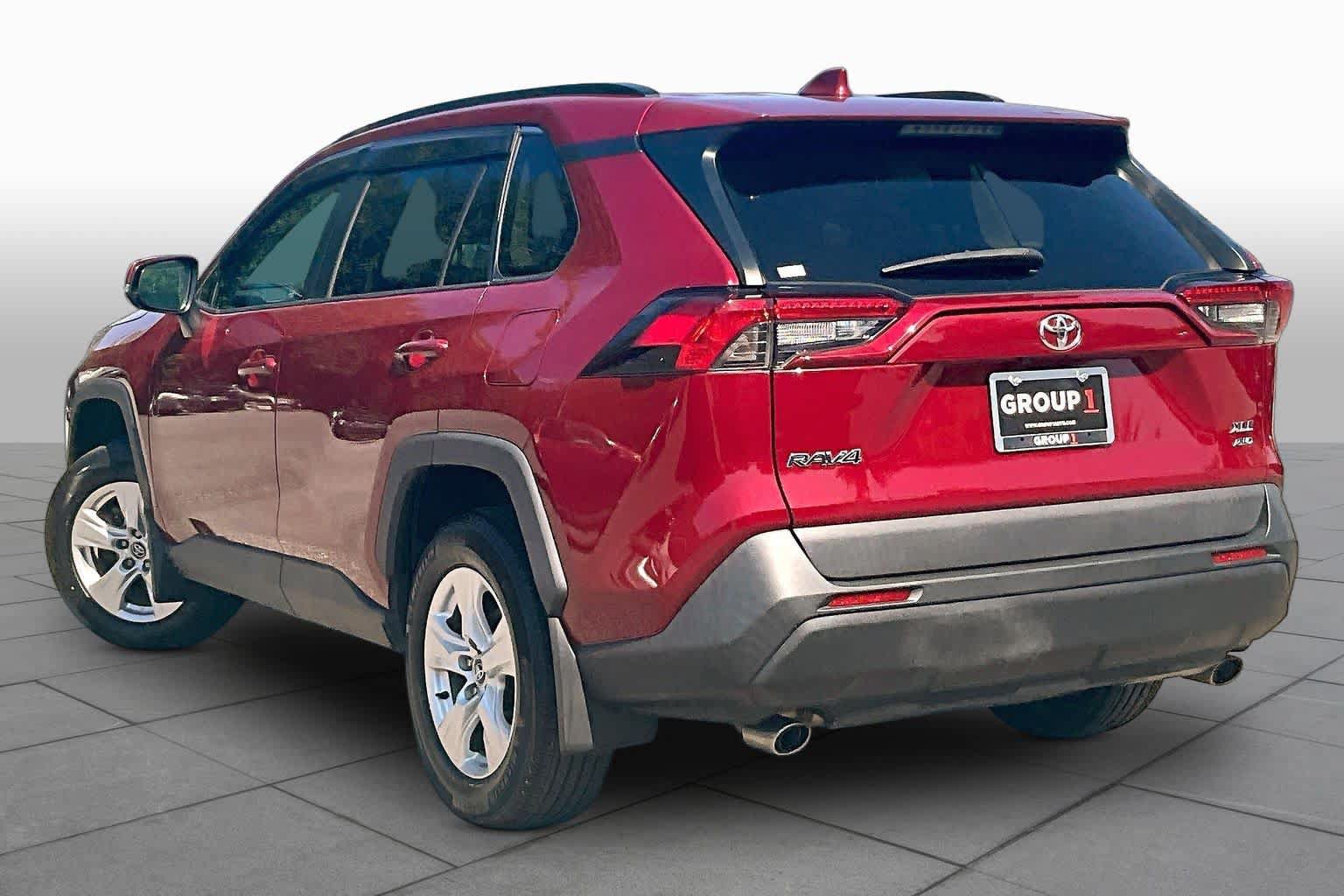 Used 2021 Toyota RAV4 XLE AWD/4WD image 12