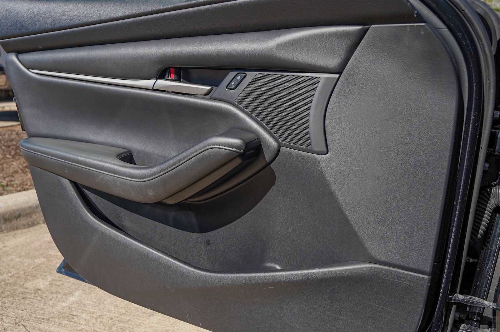 Used 2021 MAZDA MAZDA3 s image 23