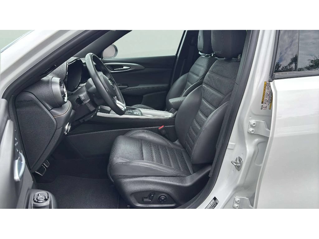 Used 2025 Alfa Romeo Tonale w/ Premium Package AWD/4WD image 11