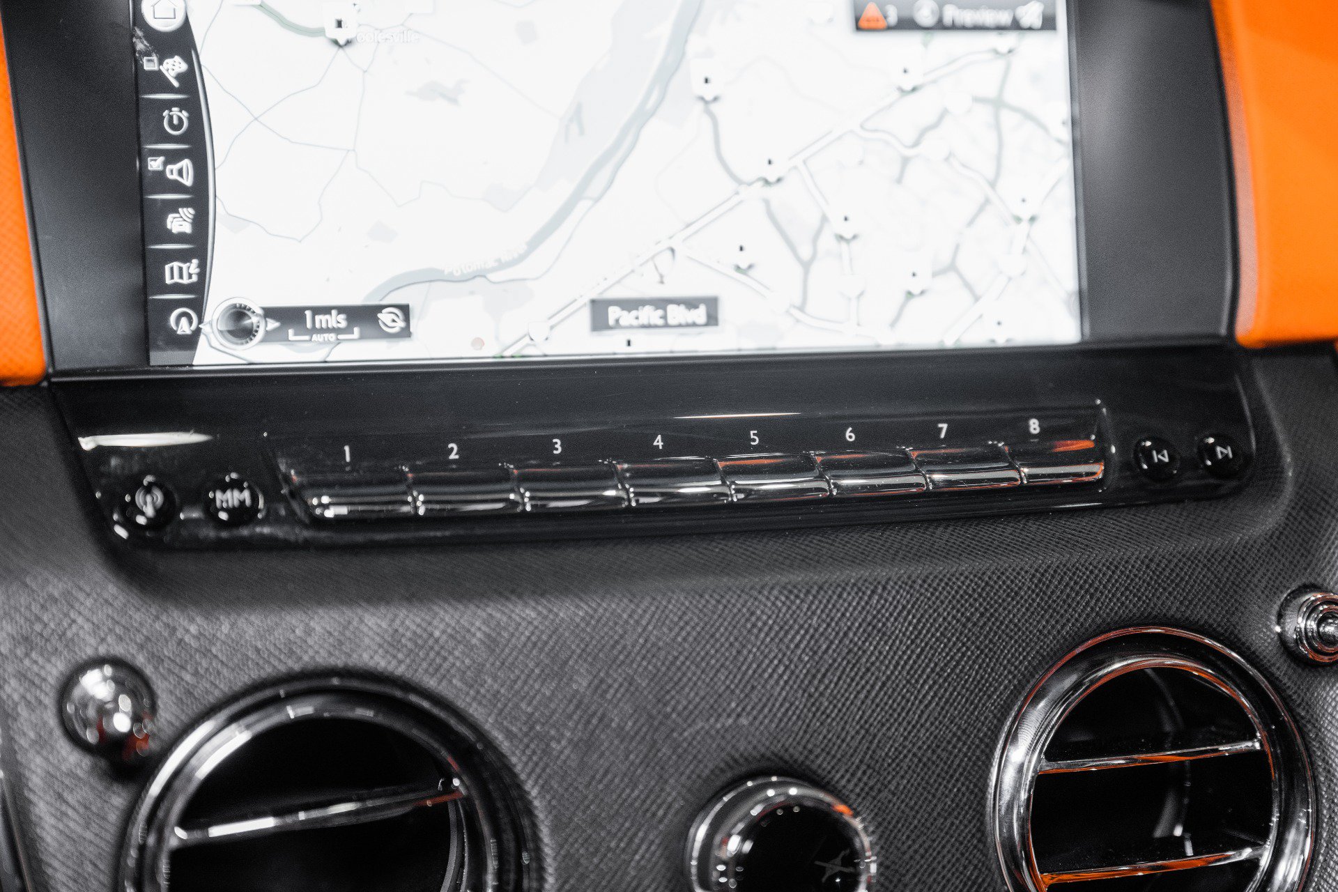 Used 2020 Rolls-Royce Cullinan AWD/4WD image 38