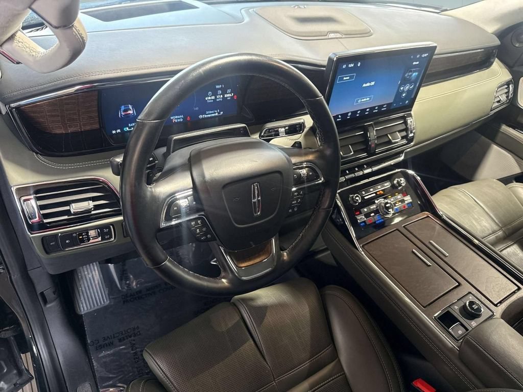 Certified 2022 Lincoln Navigator Black Label AWD/4WD image 11