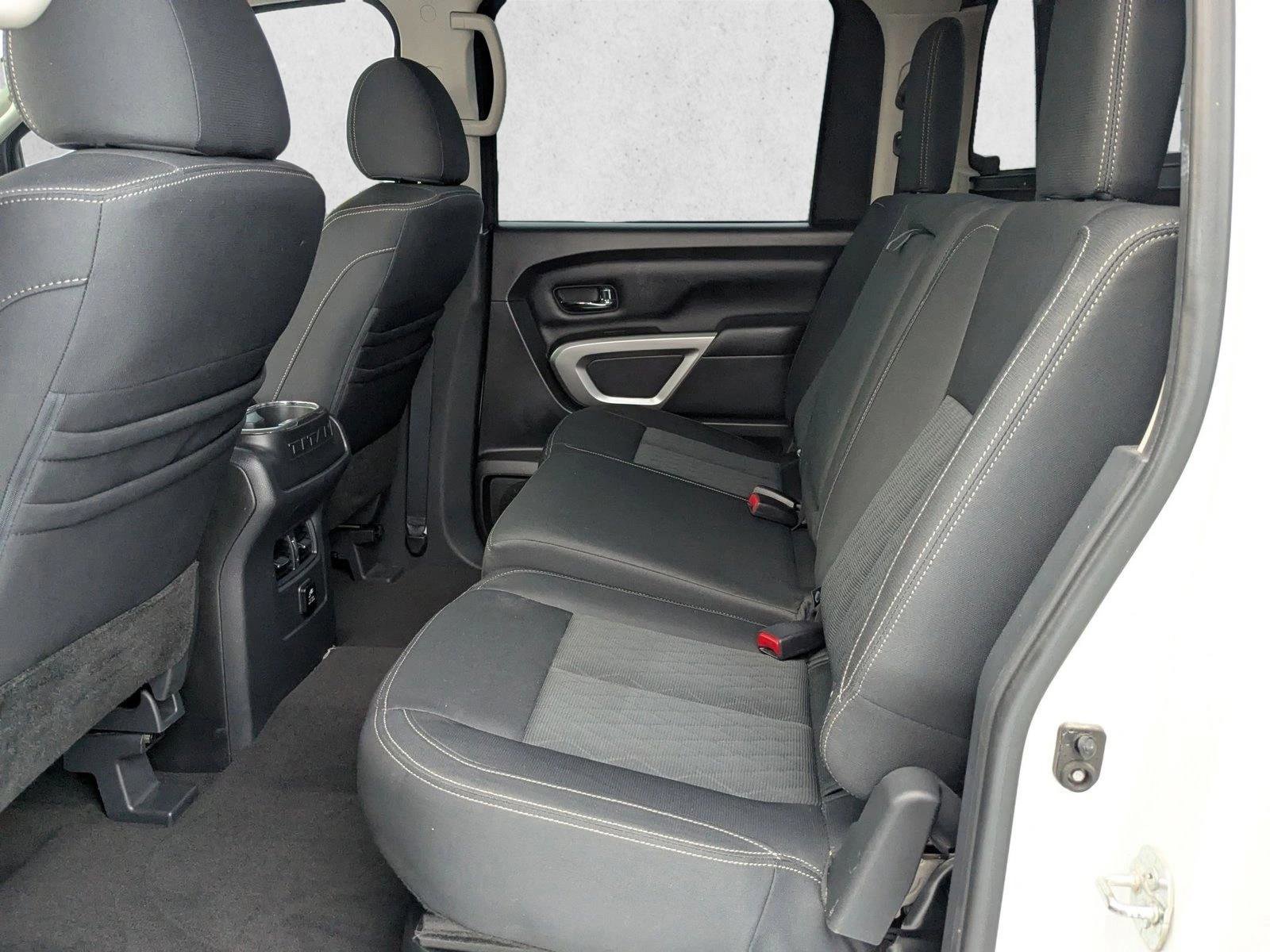 Used 2018 Nissan Titan SV w/ SV Convenience Package AWD/4WD image 17