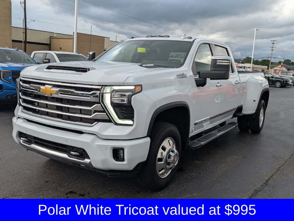 Used 2026 Chevrolet Silverado 3500 High Country w/ High Country Premium Package AWD/4WD image 4