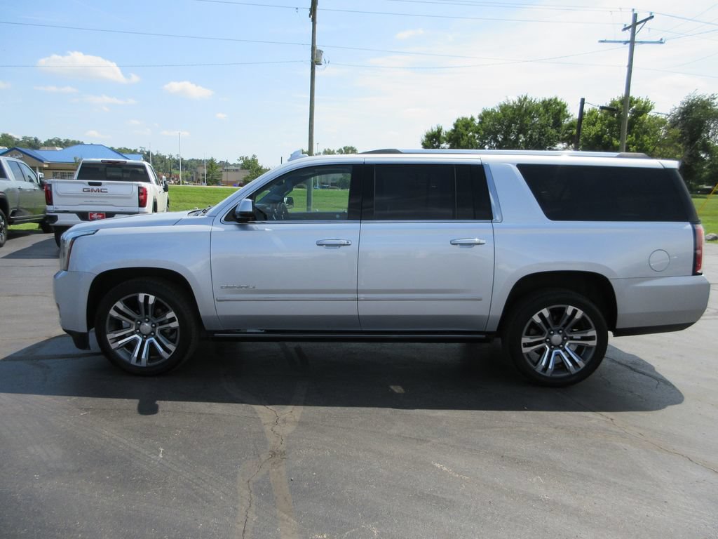 Certified 2018 GMC Yukon XL Denali w/ Denali Ultimate Package AWD/4WD image 11