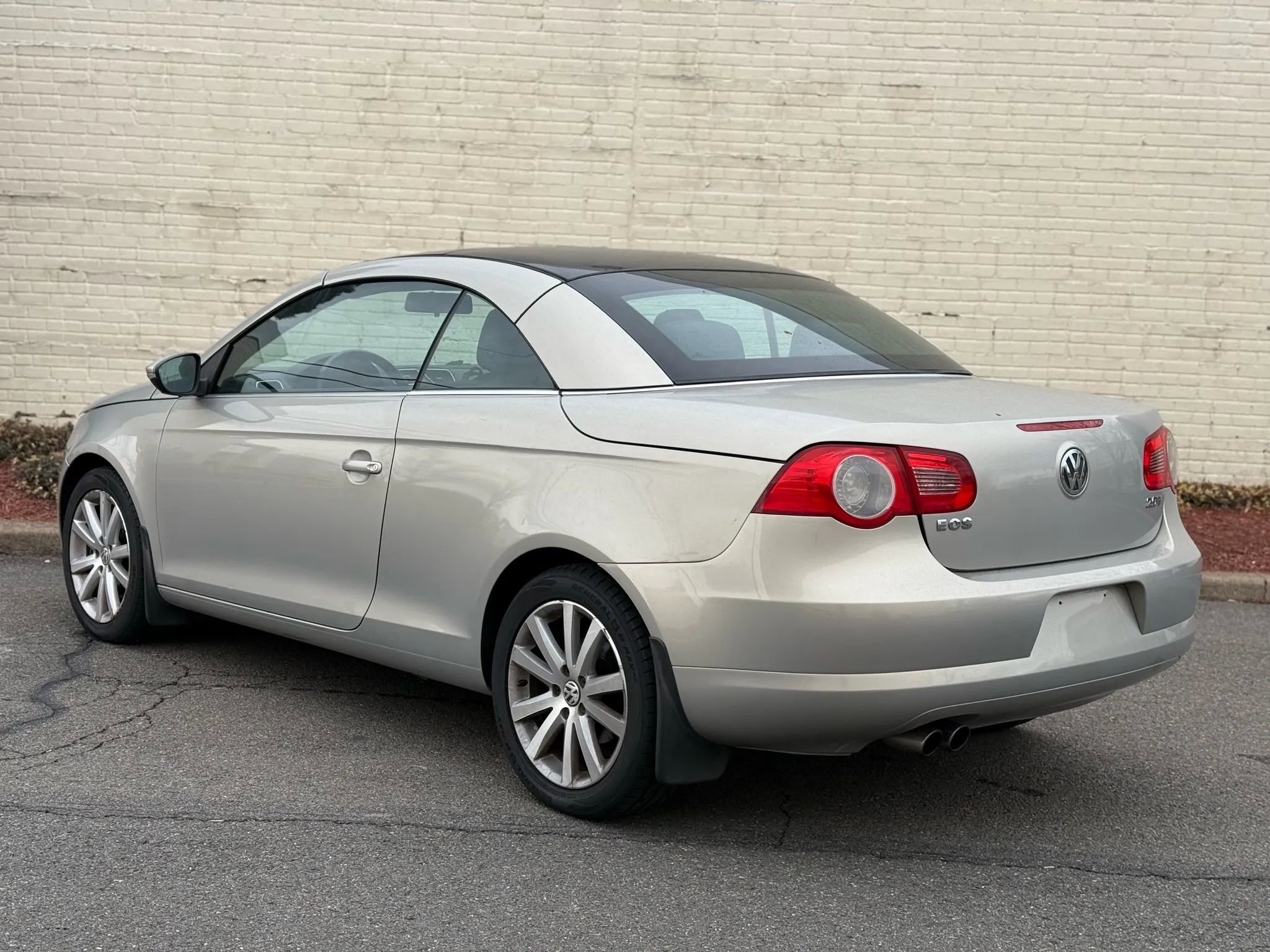 Used 2010 Volkswagen Eos Komfort image 5