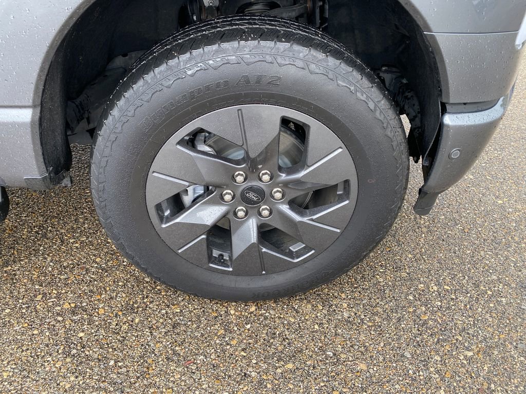 Used 2023 Ford F150 Lightning Lariat image 33