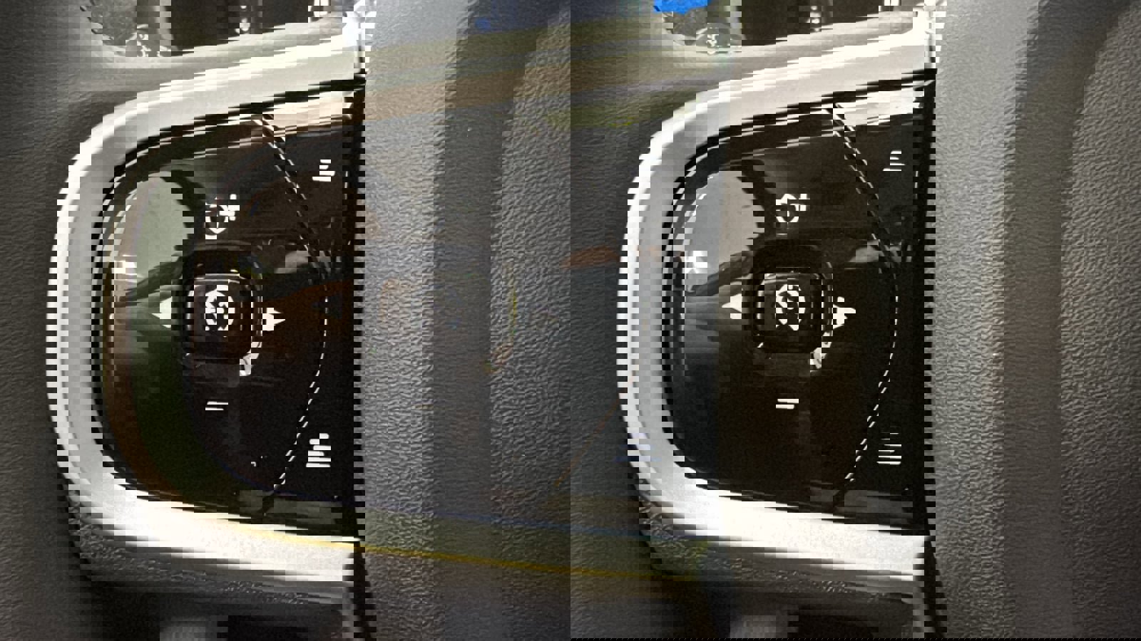 New 2026 Volvo XC90 T8 Ultra w/ Lounge Package image 13