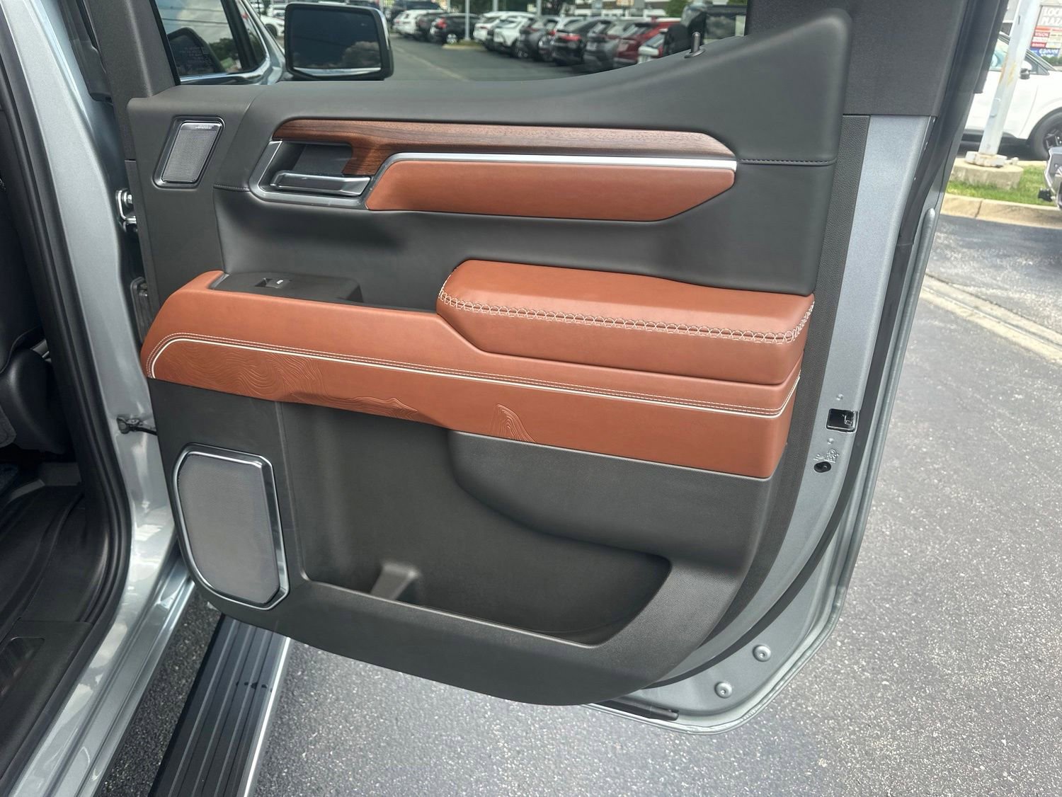 Used 2025 GMC Sierra 1500 Denali Ultimate AWD/4WD image 17