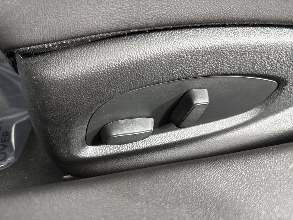 Used 2022 Chevrolet Camaro ZL1 RWD image 38